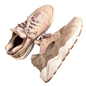 Nike Women's Air Huarache Run
Particle Beige rose gold BV1170 200 Size 7.5